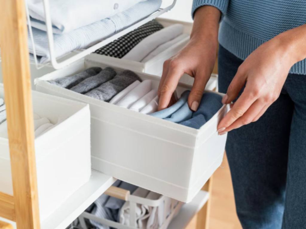 10 ideas prácticas y decorativas para guardar ropa sin armario 5 10 ideas prácticas y decorativas para guardar ropa sin armario
