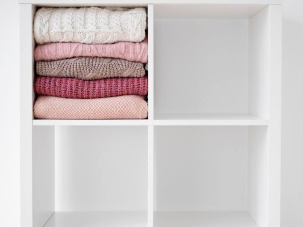10 ideas prácticas y decorativas para guardar ropa sin armario 2 10 ideas prácticas y decorativas para guardar ropa sin armario