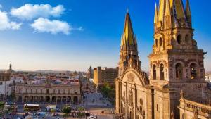 Realizamos mudanzas en Guadalajara capital y provincia con un servicio seguro, rápido y totalmente personalizado. Perfecto para traslados de pisos, chalets y oficinas, con opción de embalaje profesional, montamuebles y guardamuebles.